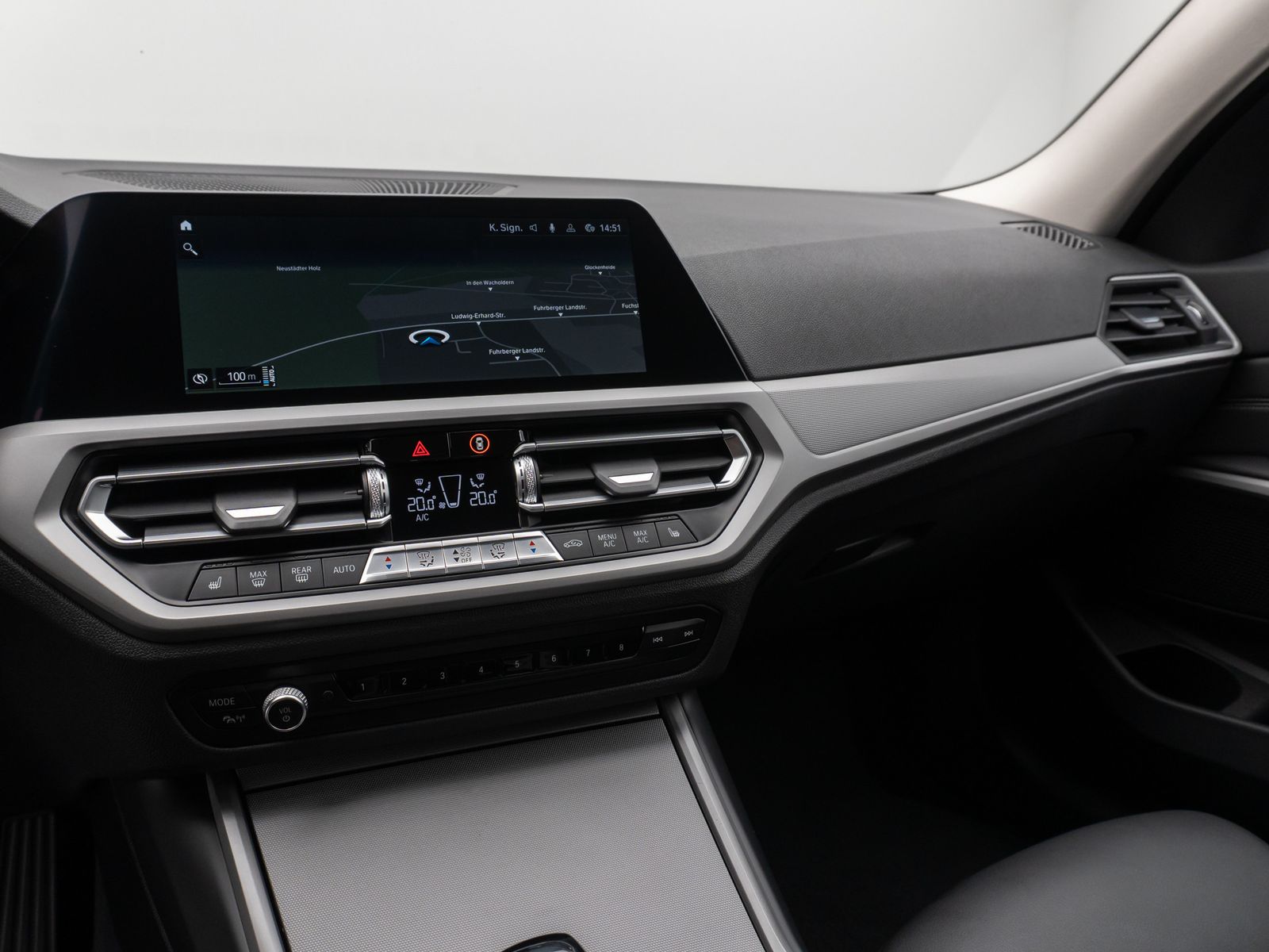 Fahrzeugabbildung BMW 330e Kamera DAB CockPitPr DrivAssis Alarm Sport