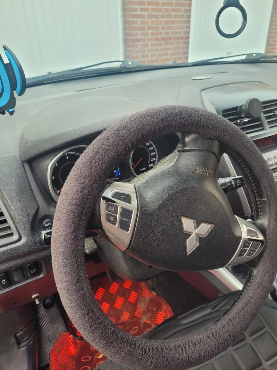 Mitsubishi ASX 2011 — photo 8