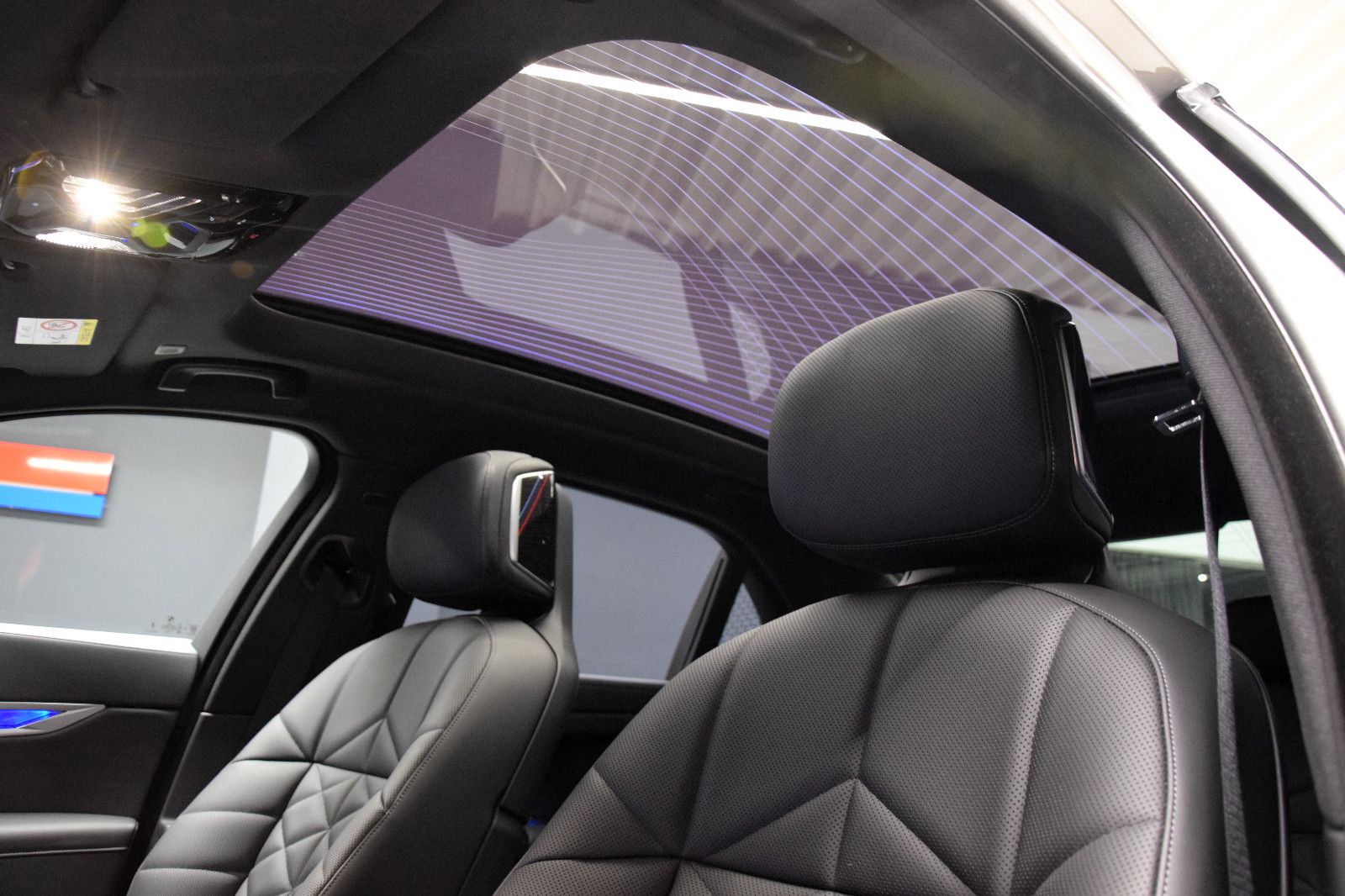 Fahrzeugabbildung BMW 740d xDrive M Sport Sky-Lounge AHK Standheizung