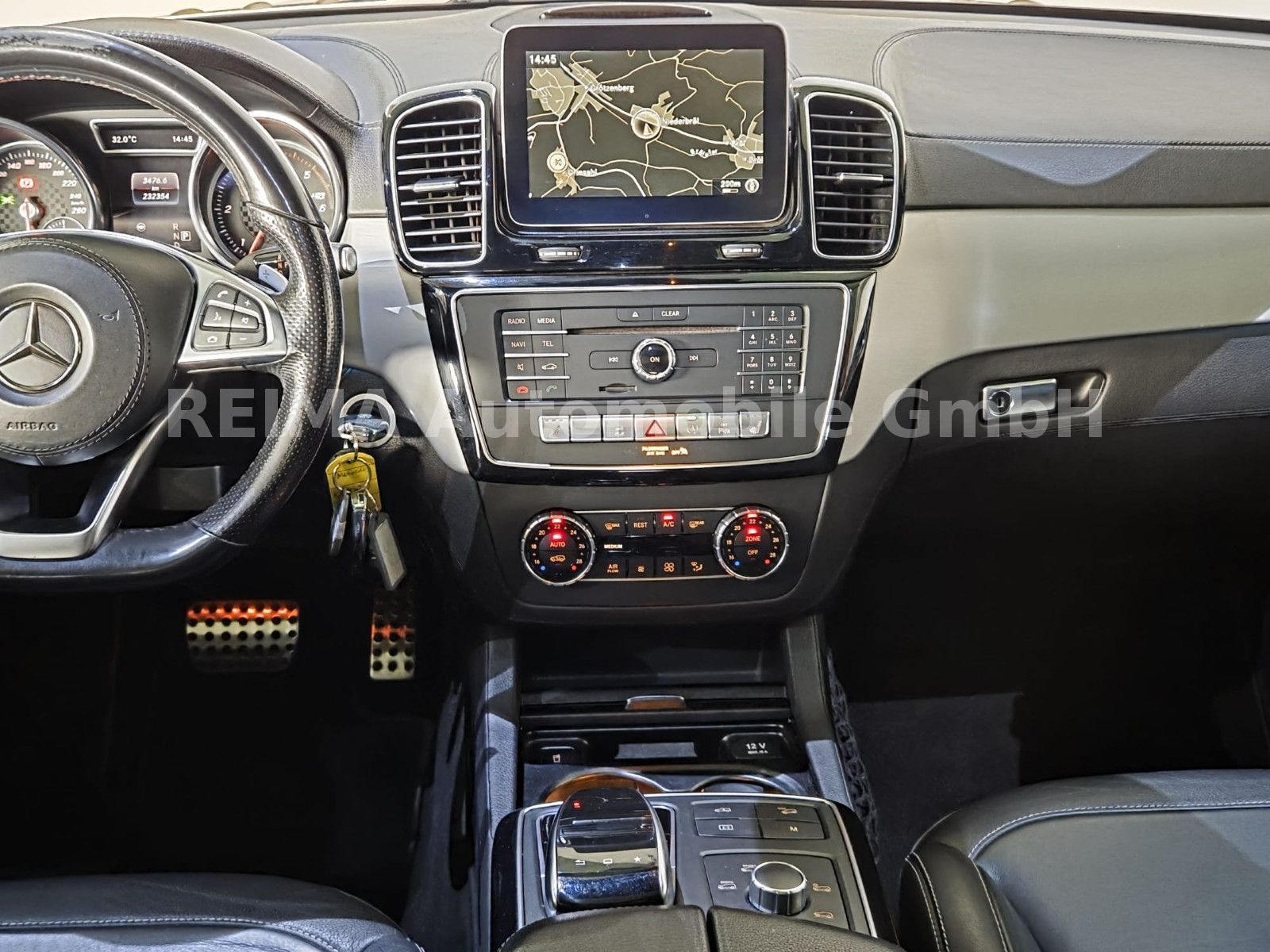 Fahrzeugabbildung Mercedes-Benz GLS 350 d 4Matic, 7 Sitzer, 360°, Pano