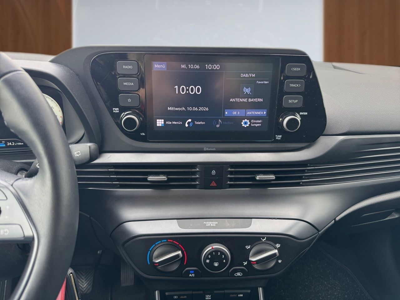 Fahrzeugabbildung Hyundai i20 EDITION 30 SHZ*NAVI*KAMERA*LHZ*DAB*CARPL*USB