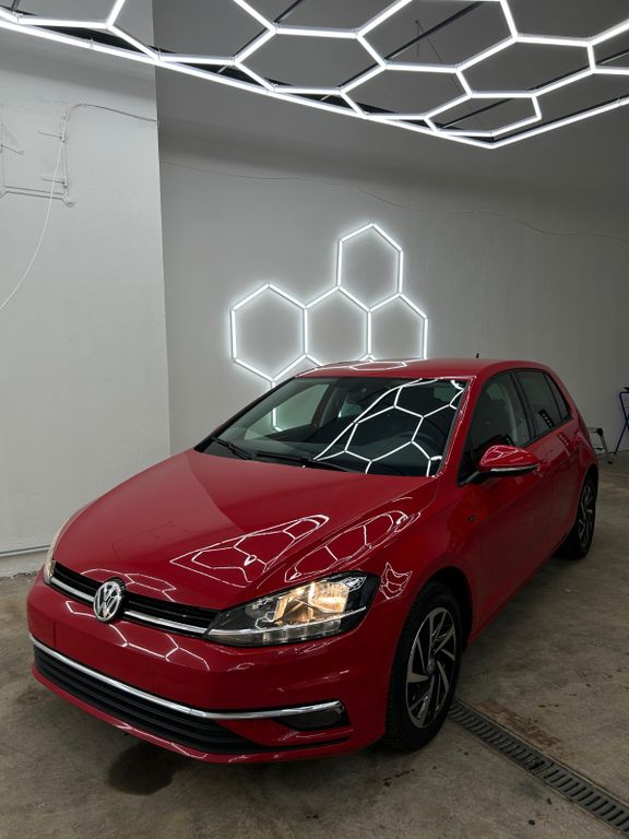 Image of Volkswagen Golf