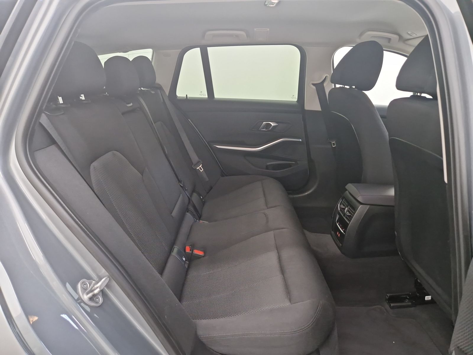 BMW 318 i Touring Navi LED SHZ Allwetter – Bild 11