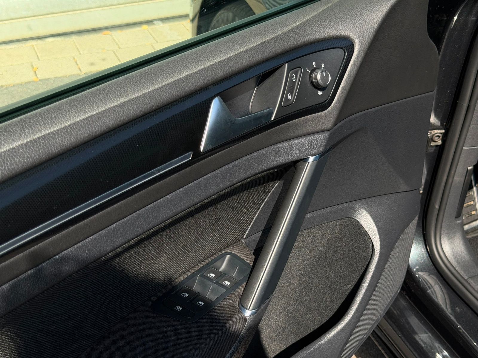 Fahrzeugabbildung Volkswagen Golf VII Lim. GTD DSG Bi-Xenon GRA Navi SHZ PDC