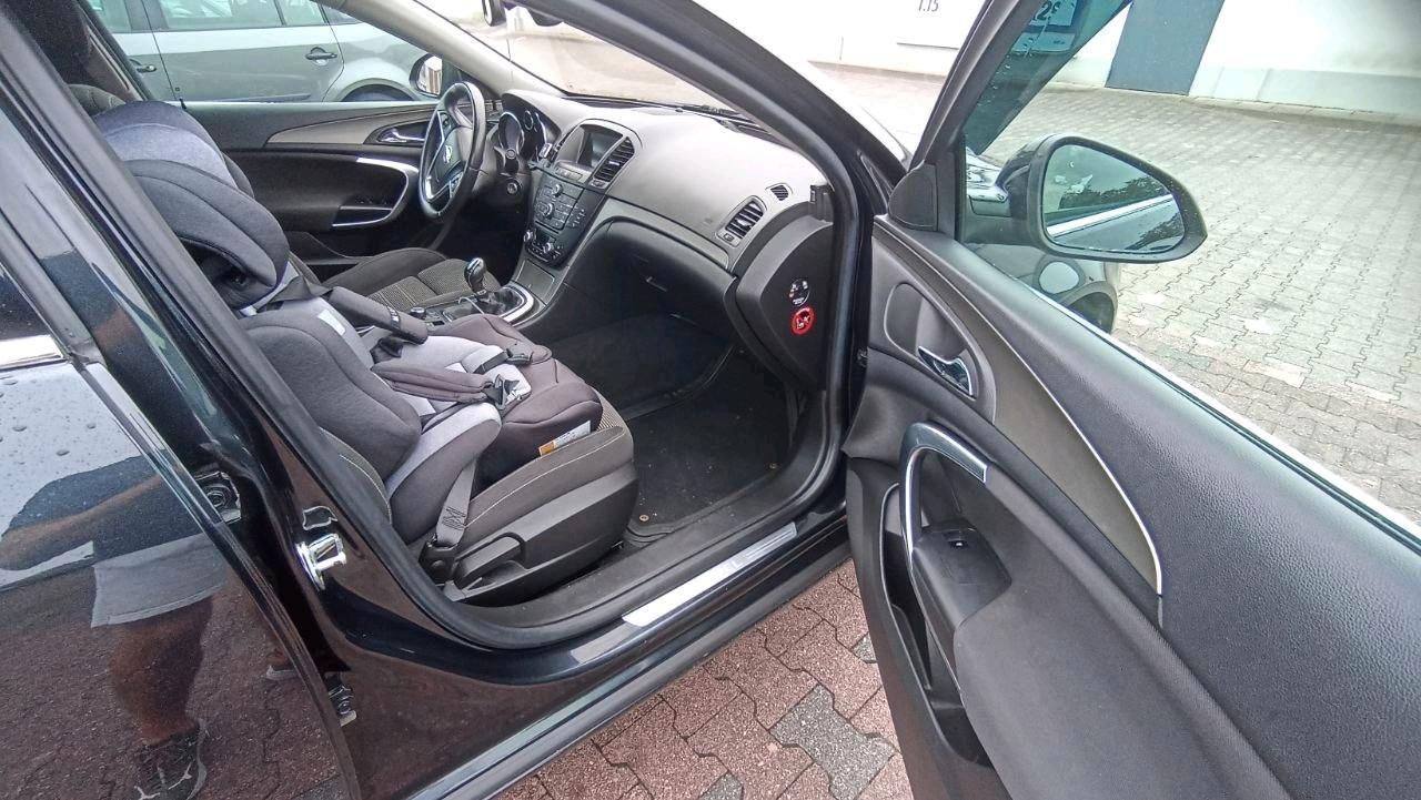 Opel Insignia 2012 — interior