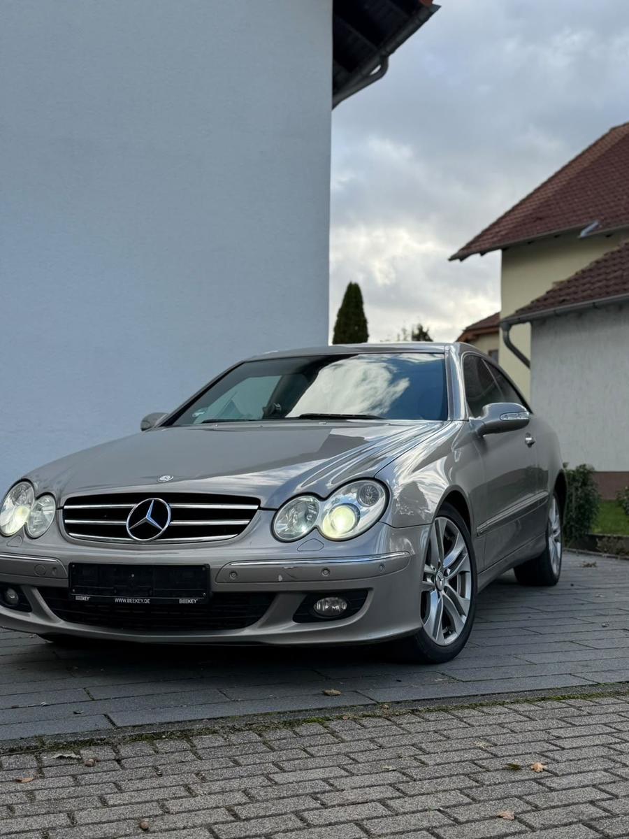 Mercedes-Benz CLK 220