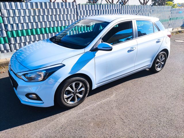 Hyundai i20 1.2 62kW Select Scheckheft gepflegt