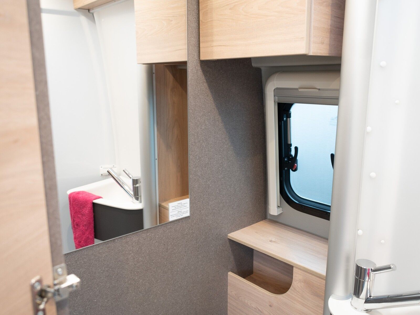 Fahrzeugabbildung Dethleffs Globetrail Active 600 DS Fiat Expedition Grau