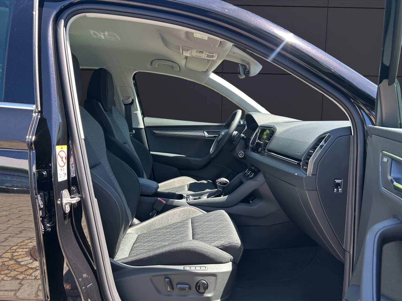 Fahrzeugabbildung SKODA Karoq 2.0 TDI Tour MATRIX AHK