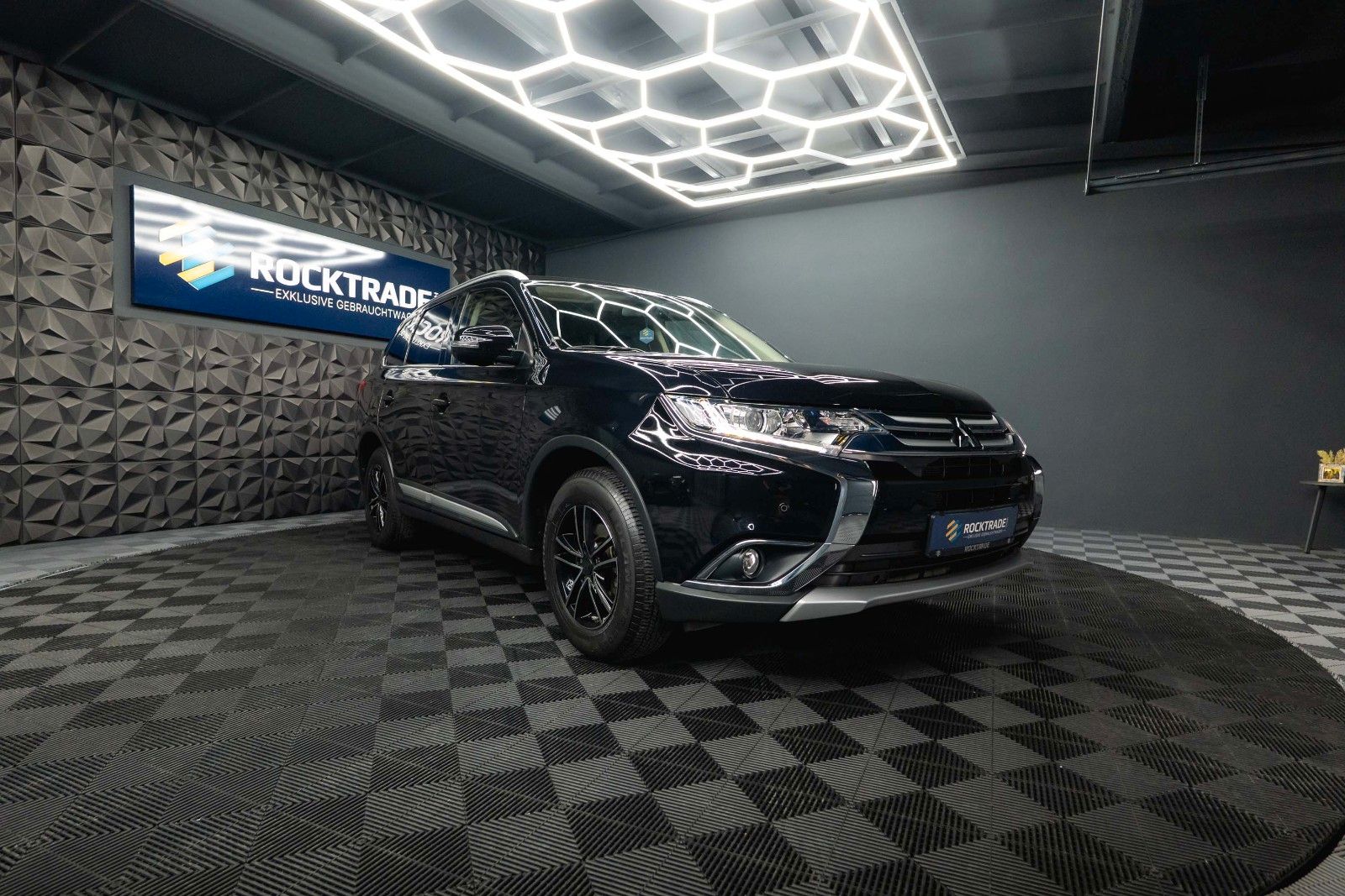 Fahrzeugabbildung Mitsubishi Outlander Edition 100 2WD | DAB | Kamera | 1Hand