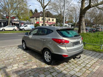 Fahrzeugabbildung Hyundai ix35 2.0 Style 2WD*Keyless*PDC*AHK*Bluetooth*