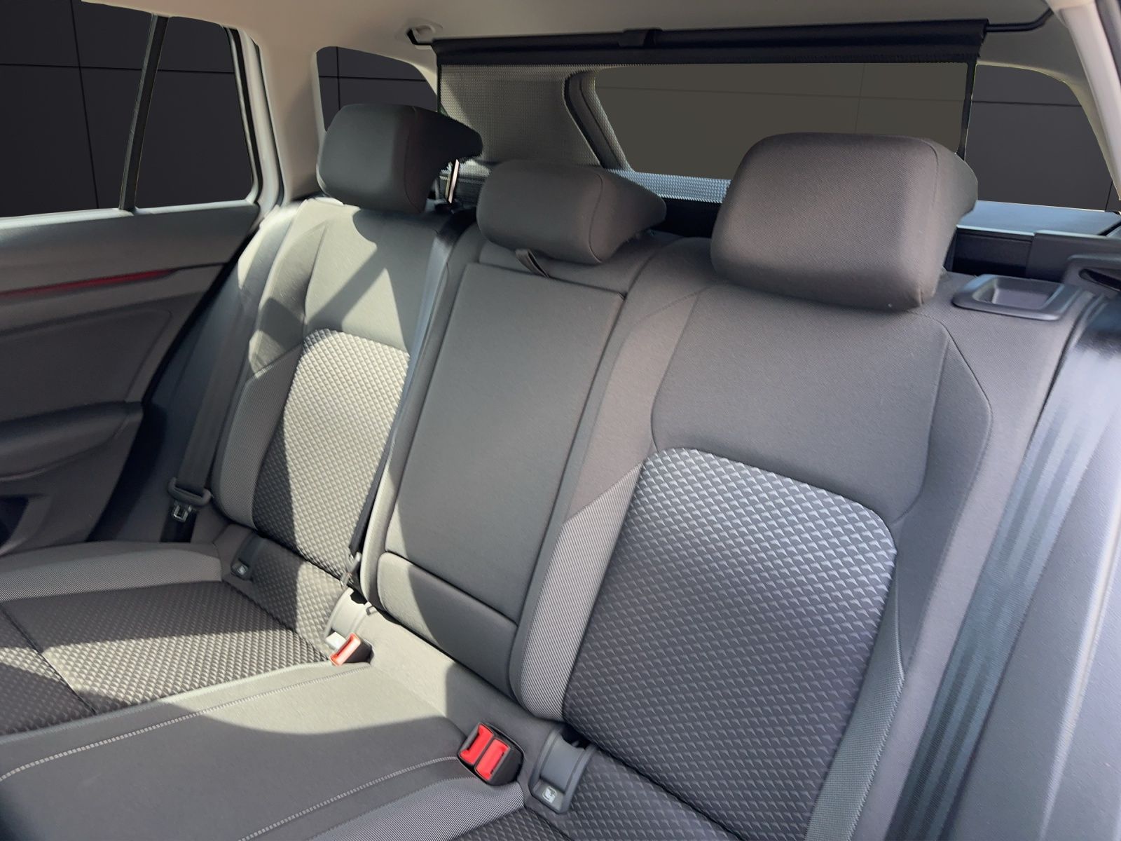 Fahrzeugabbildung Volkswagen Golf VIII Variant eTSI Active DSG DSG NAVI LED A