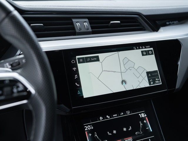 e-tron 50 quattro S line LUFTFEDERUNG+AHK+MATRIX