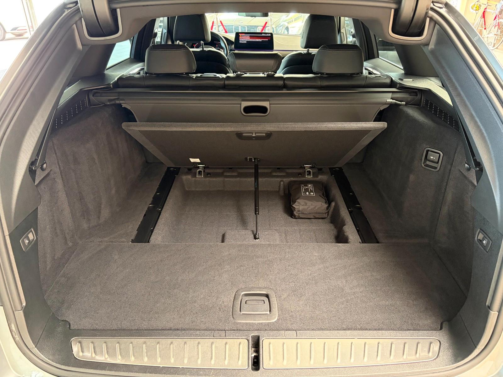 BMW 530d Touring/M-LENKR/LEDER/KAMERA/ACC/KEYLESS