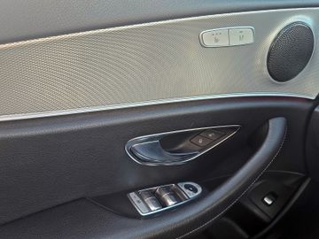 Mercedes E 200 - 12