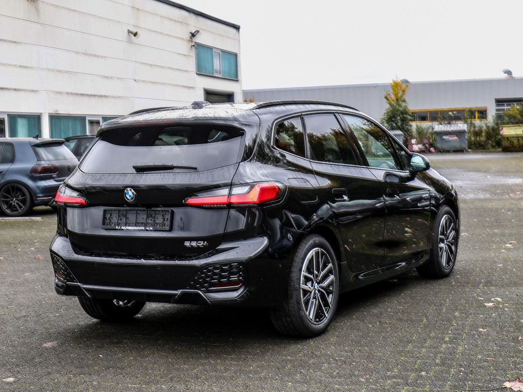 BMW 220 Active Tourer - Bild 2