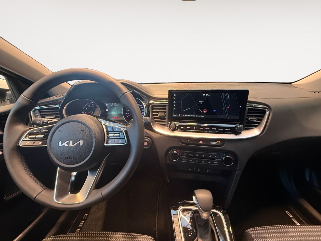 Fahrzeugabbildung Kia Ceed 1.5 T-GDI (48V Mild-Hybrid) DCT7 Ultimate E