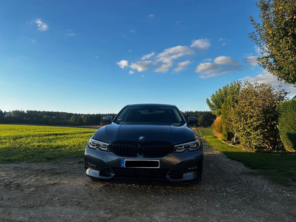 Image of BMW 320