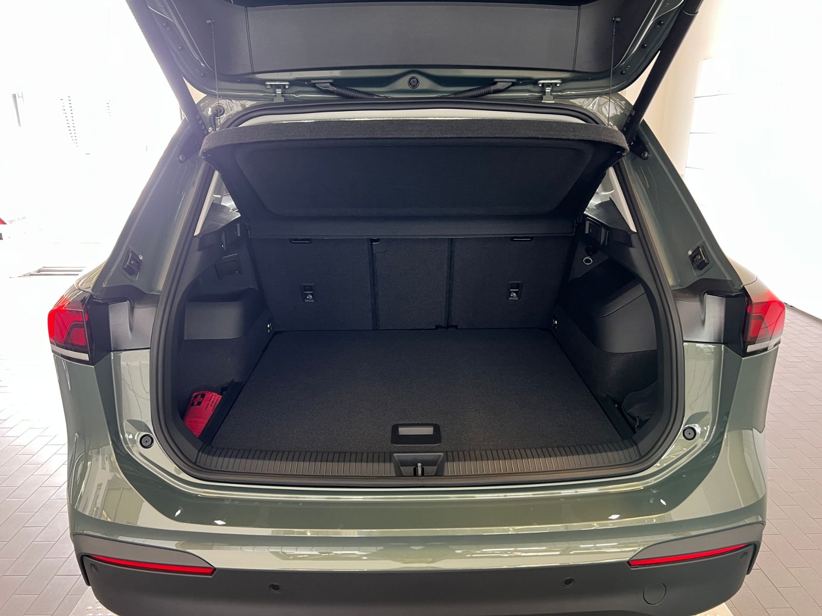 Fahrzeugabbildung Volkswagen Tiguan  Energy 1.5 eTSI DSG *AHK,AreaView,Navi,E