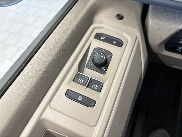 T7 Multivan Life 2.0 TDI DSG PANO STANDHZG NAVI