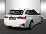 BMW 318i Touring Advantage Auto Aut. Klimaaut. PDC - gebrauchte BMW 318 aus dem Jahr 2022