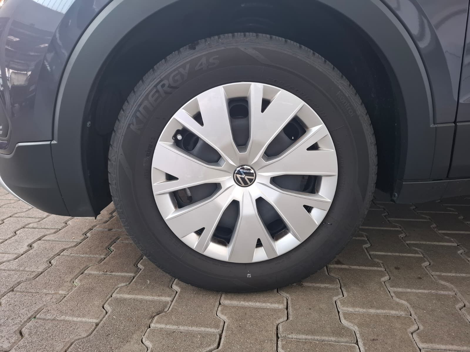 Fahrzeugabbildung Volkswagen T-Cross 1.0 TSI 5-Gang +LED +FrontAss. +LaneAss.