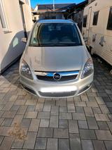 Opel Zafira - Opel Zafira Gebrauchtwagen in Freiburg