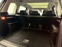 VW Touran 2.0TDI DSG R-Line NAVI Klimaautom LED
