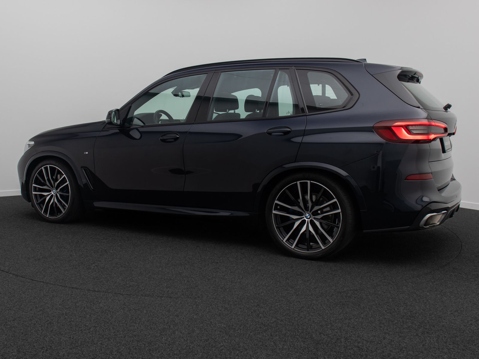 Fahrzeugabbildung BMW X5 xD30d M Sport H/K Panorama HUD DAB SoftCl 22"