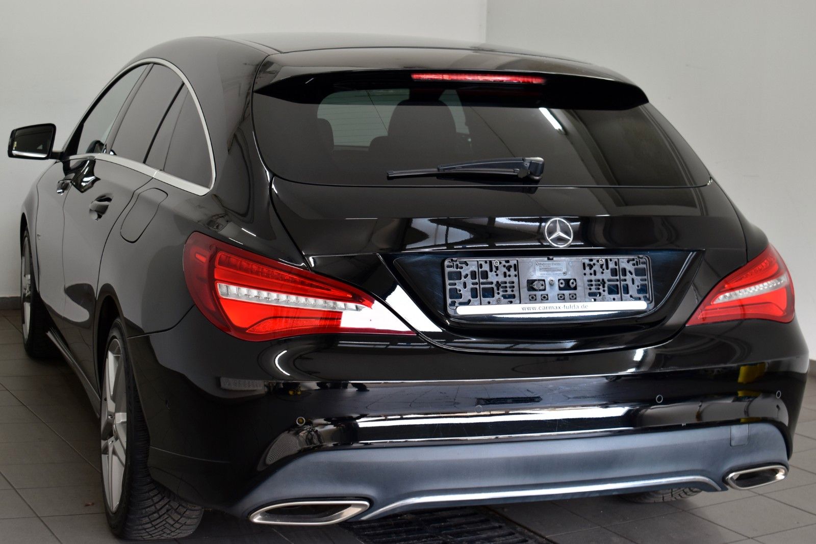 Fahrzeugabbildung Mercedes-Benz CLA 180 SB, Urban Leder,Navi,LED,8fach bereift!