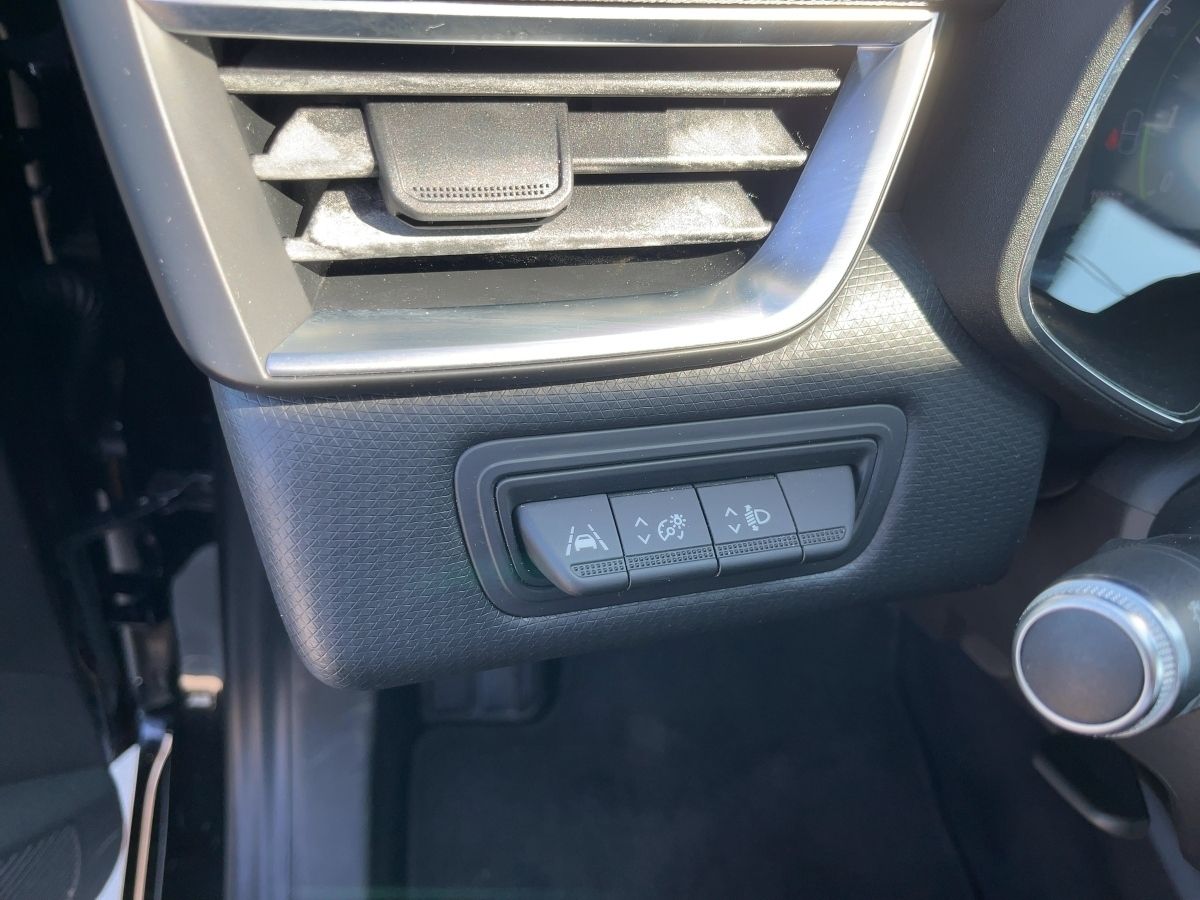 Fahrzeugabbildung Renault Clio INTENS TCe 100 Navi