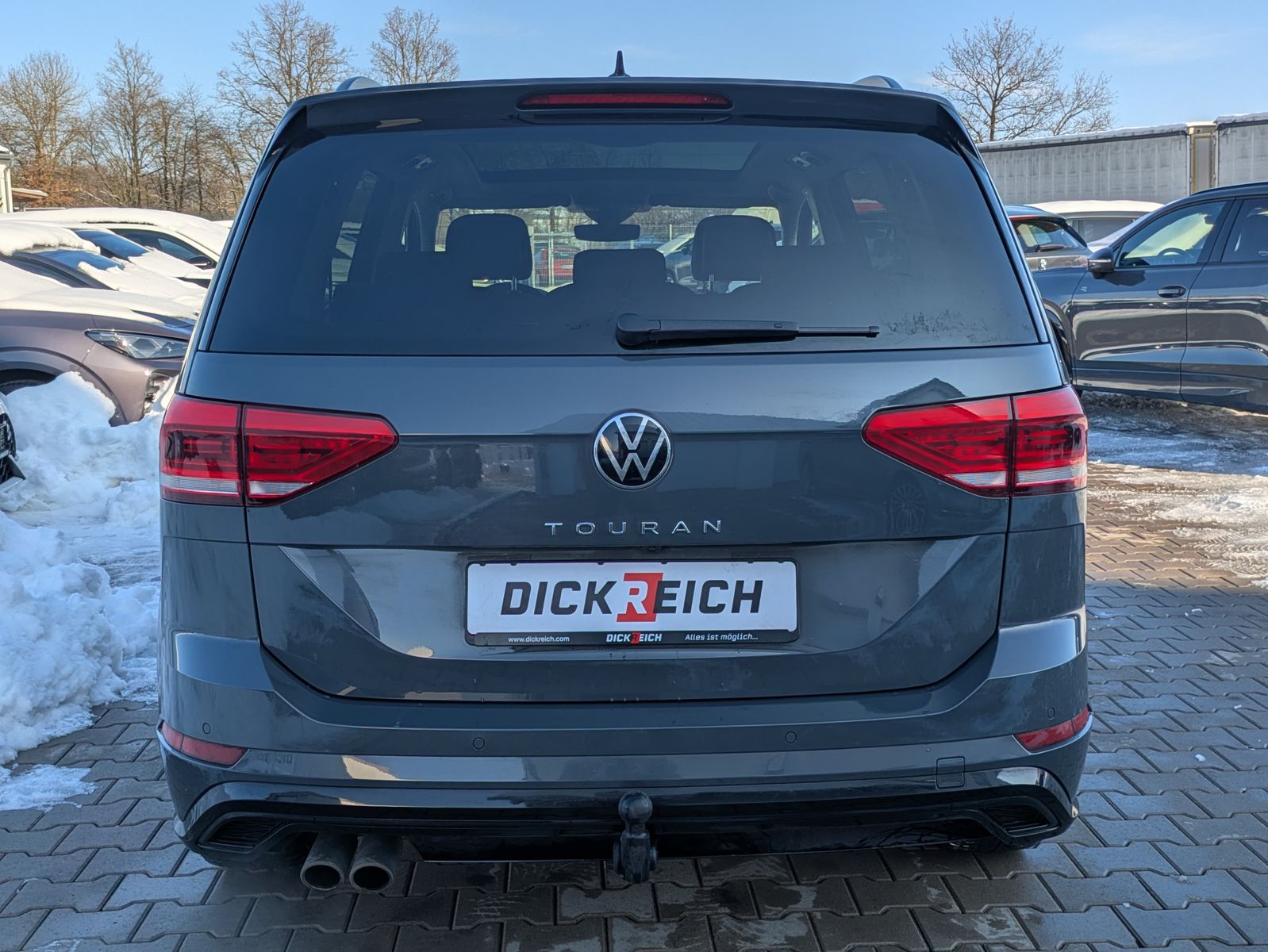 Fahrzeugabbildung Volkswagen Touran 2.0 DSG R-Line High BLACK Pano 7Si IQ AHK
