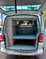 Volkswagen T5 California - weiße Volkswagen T5 California