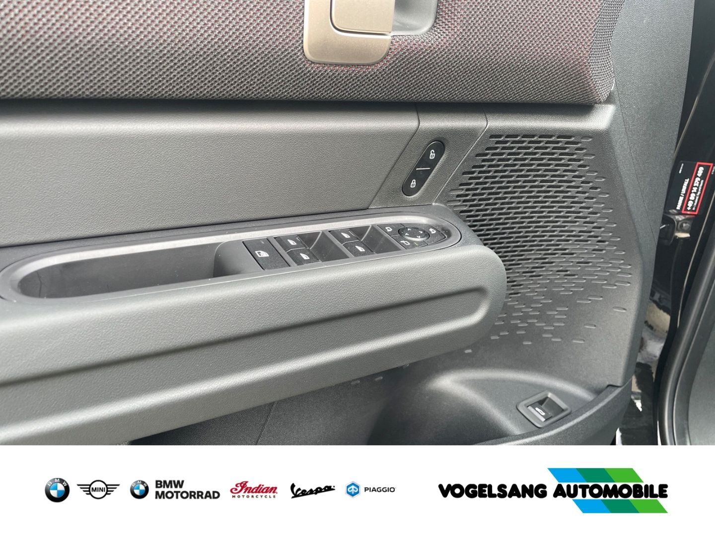 Fahrzeugabbildung MINI Countryman S ALL4 (Allrad) - Paket L - JCW-Trim