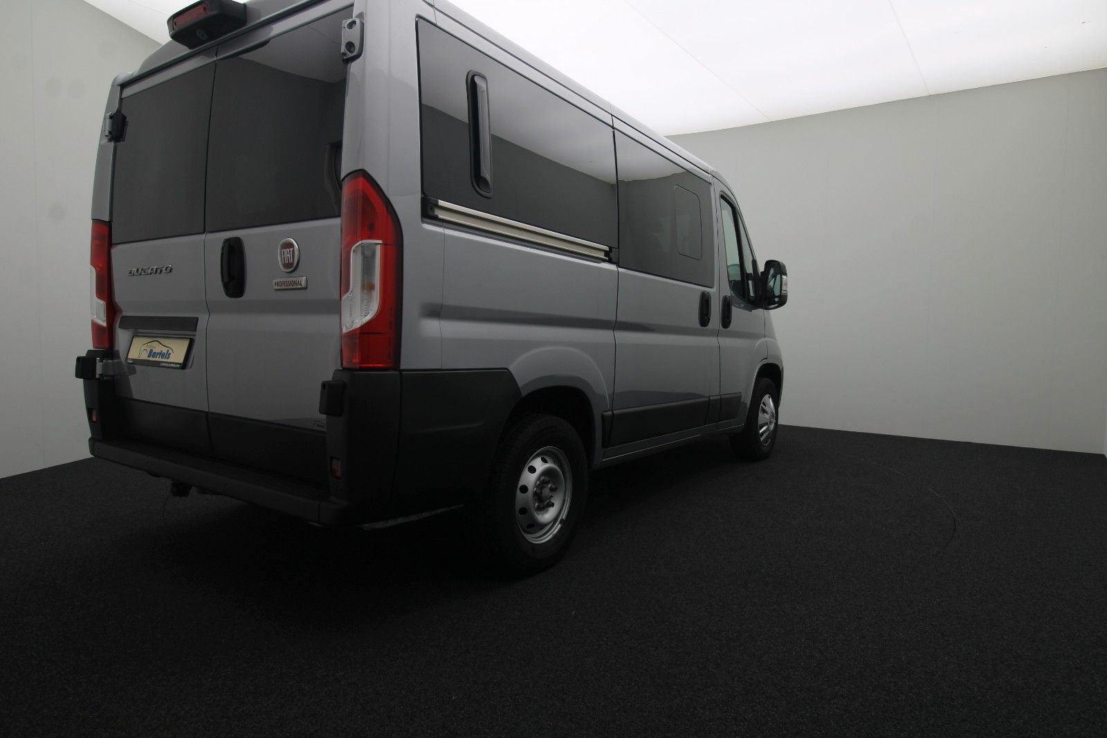 Fahrzeugabbildung Fiat Ducato 30 L1H1 2.2 Panorama - Komfort-Fahrersitz