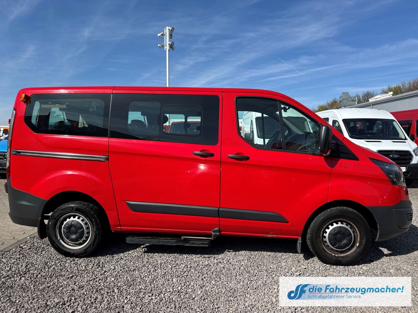 Fahrzeugabbildung Ford Transit Custom Kombi 300 L1 2.2 TDCi *8365