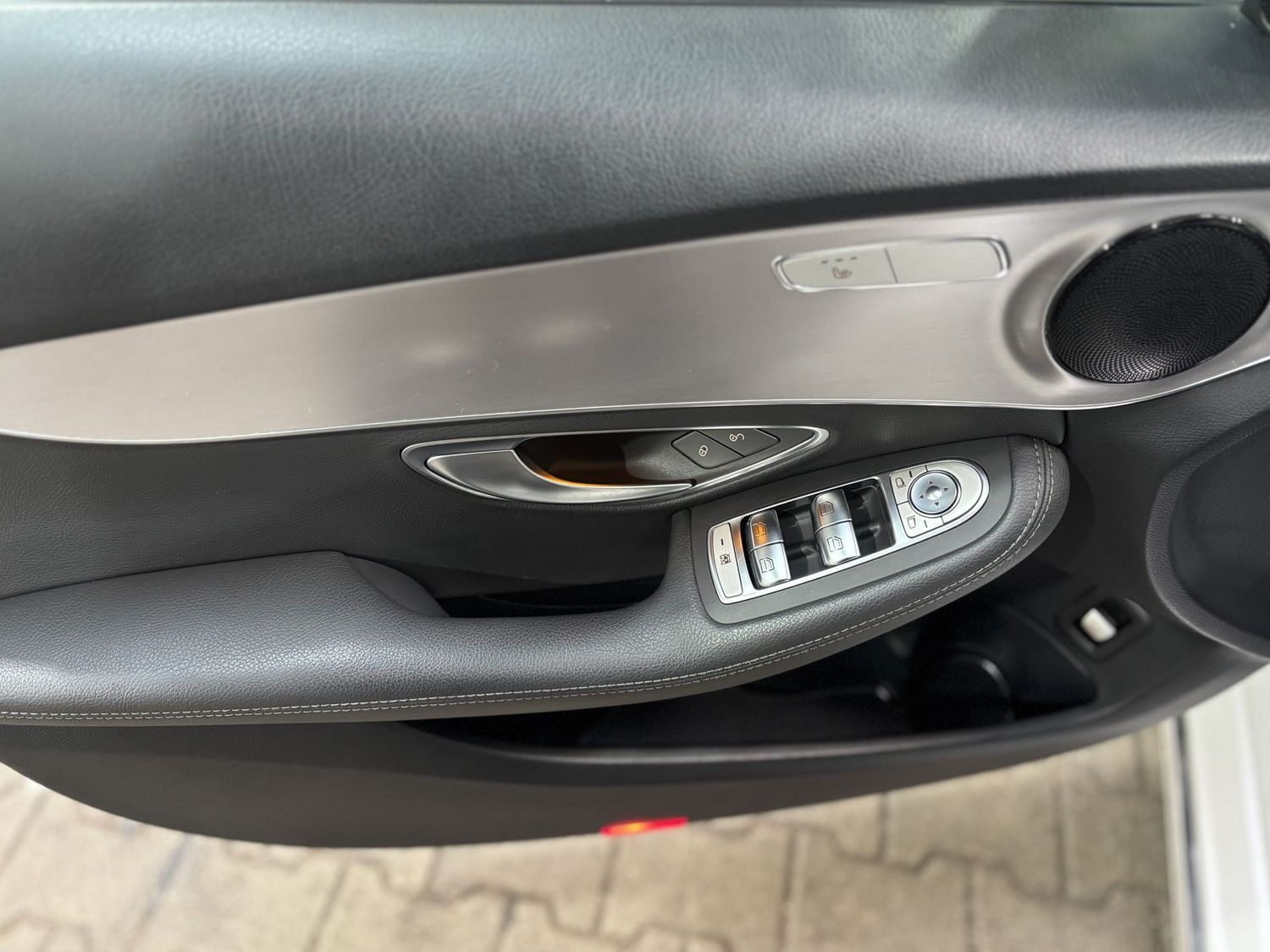Fahrzeugabbildung Mercedes-Benz C 220 d 4Matic Avantgarde#Pano#LED#HUD#AHK#Kamer