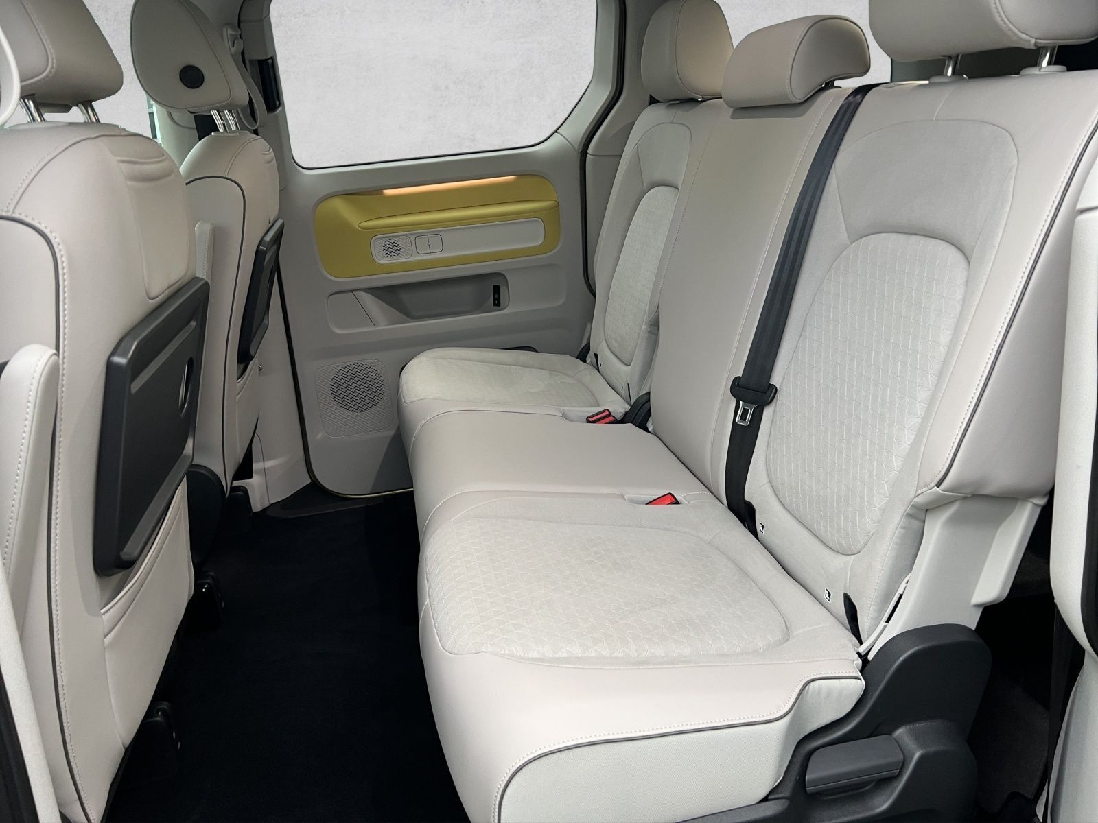 ID.Buzz Pro 150 kW (204 PS) Heckantrieb 1-Gang-A