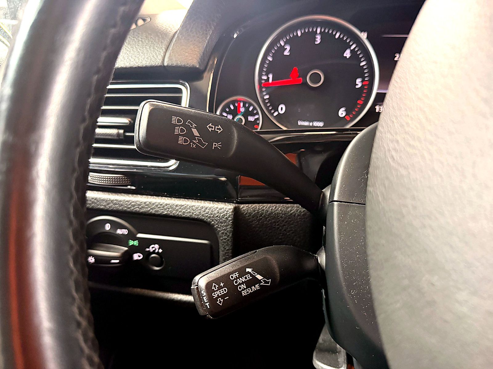 Fahrzeugabbildung Volkswagen Touareg V6 TDI Terrain Tech 4Mot/NAVI/LED/LEDER