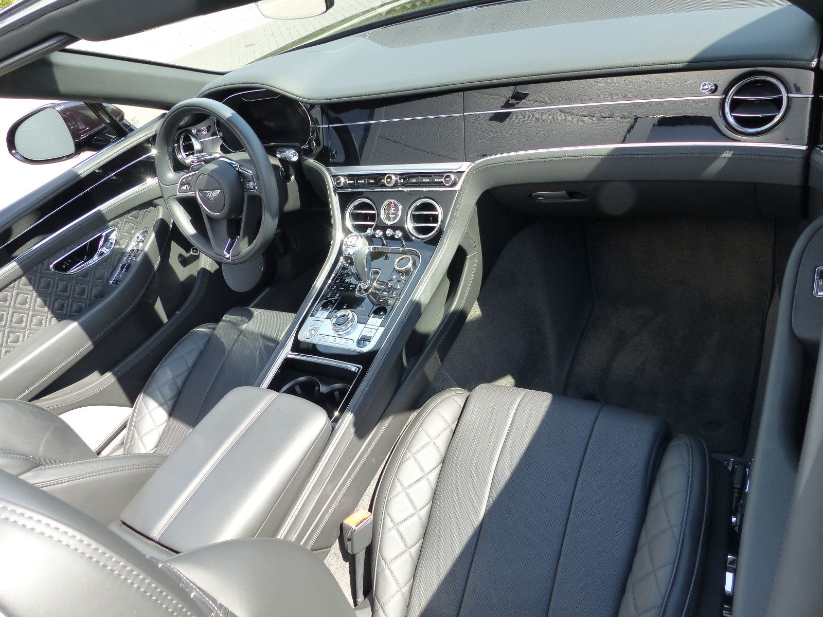 Fahrzeugabbildung Bentley Continental GTC  100 Years O.W.Bentley Edition