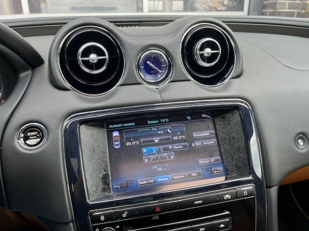 Jaguar XJ 3.0 V6 Diesel 275 ch – Design Edition Sport – Pano – 20" – Cuir – Caméra