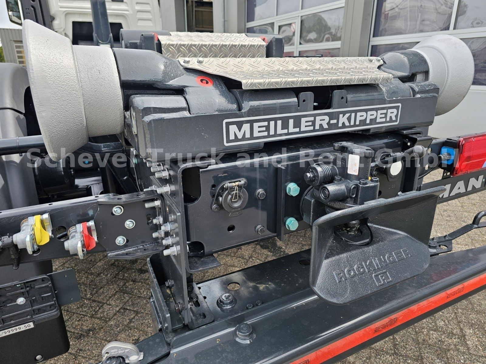 Fahrzeugabbildung MAN TGS 26.480 6x2-4 BL MEILLER RS 21.65 Funkferbed.
