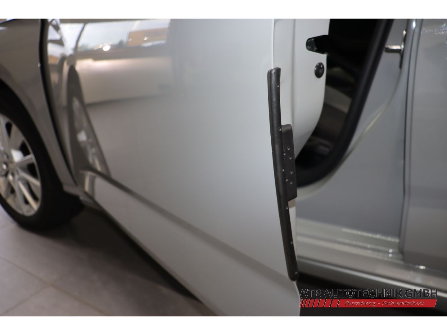 Fahrzeugabbildung SKODA Kamiq 1.0l TSI Style AHK-klappbar Navi  LED