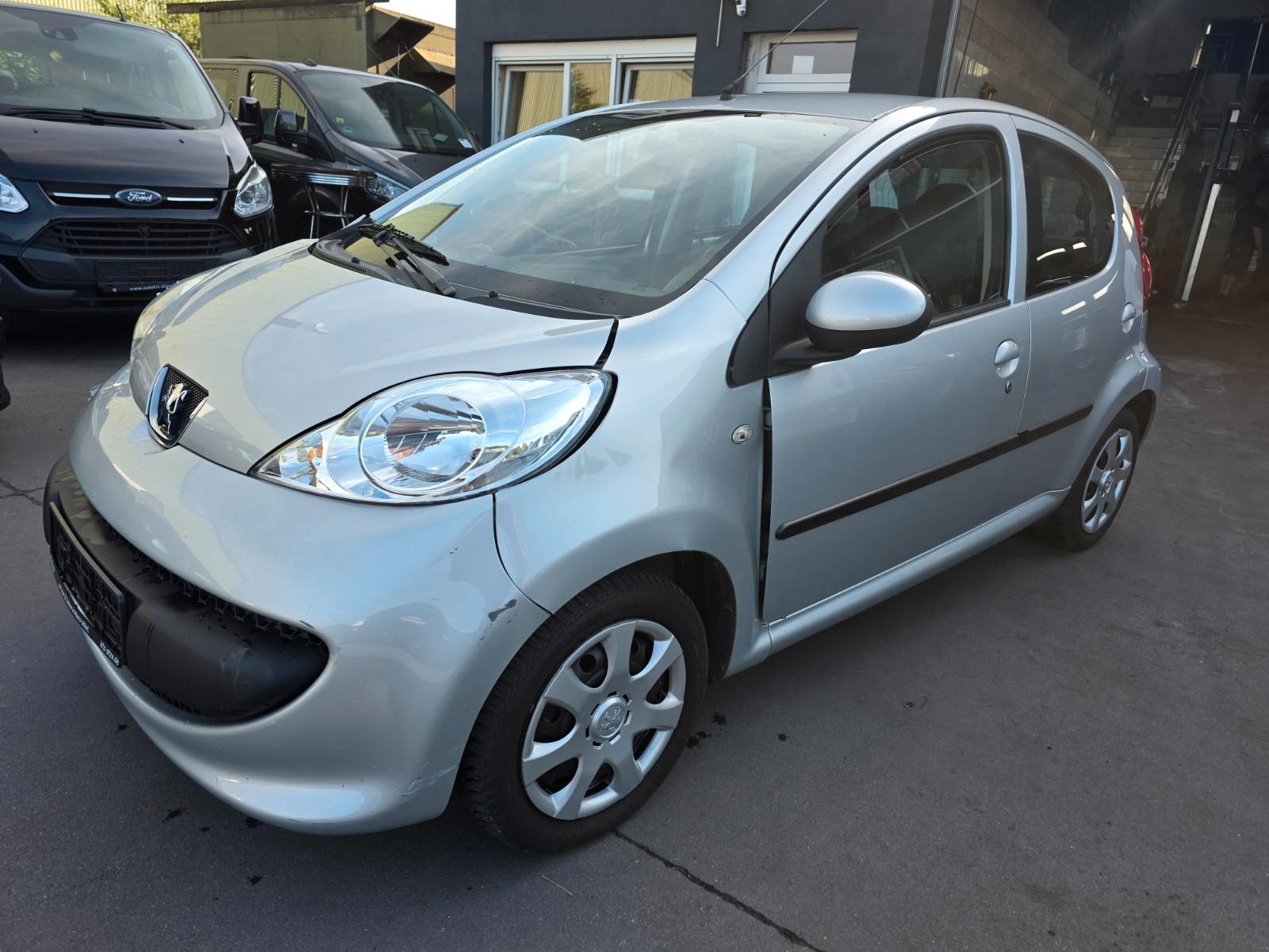 Peugeot 107  70 Unfall Klima