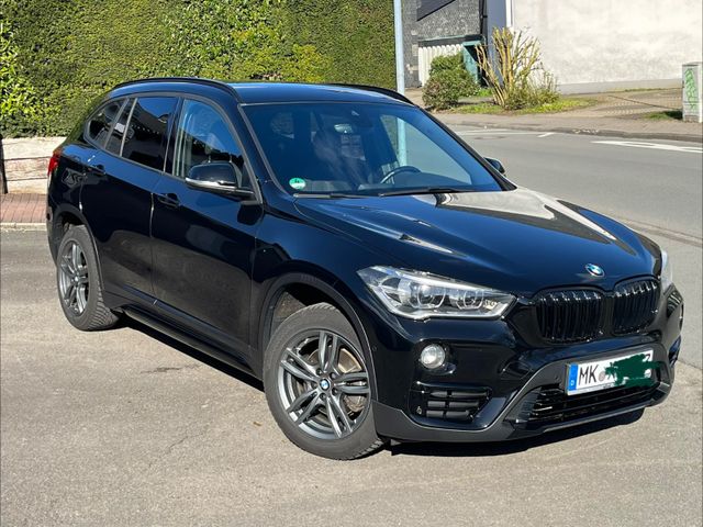 BMW X1 sDrive18i Sport Line + Business + Scheckheft