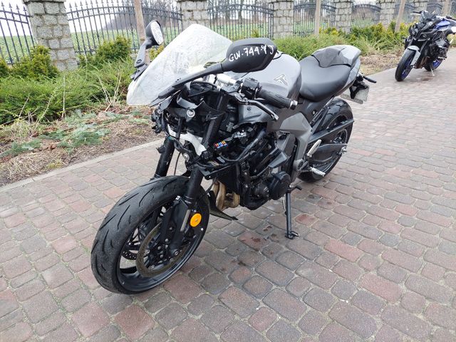 Triumph DAYTONA 660 2024 / damaged/ unfall