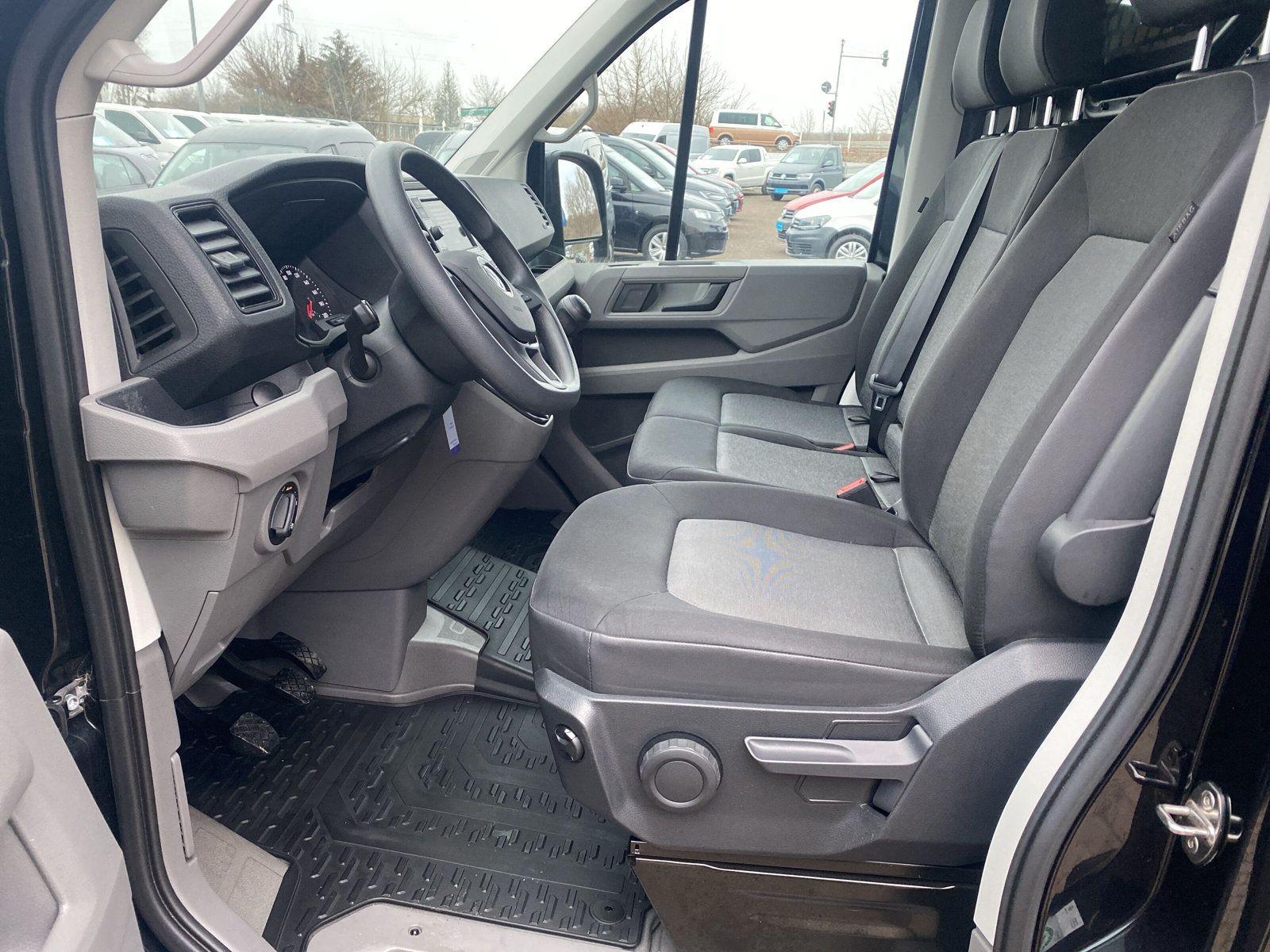 Fahrzeugabbildung Volkswagen Crafter 30 Kasten 2.0 TDI LED KLIMA DAB PDC AHK