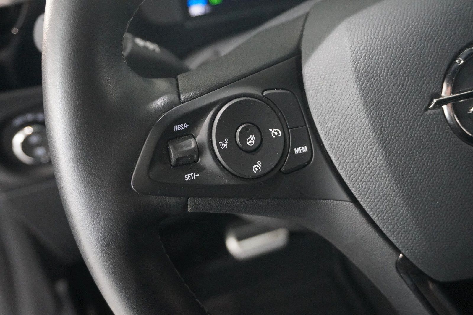 Fahrzeugabbildung Opel Corsa-e F GS SPORT 3-PHASIG NAVI/LED/KAMERA/VIRT