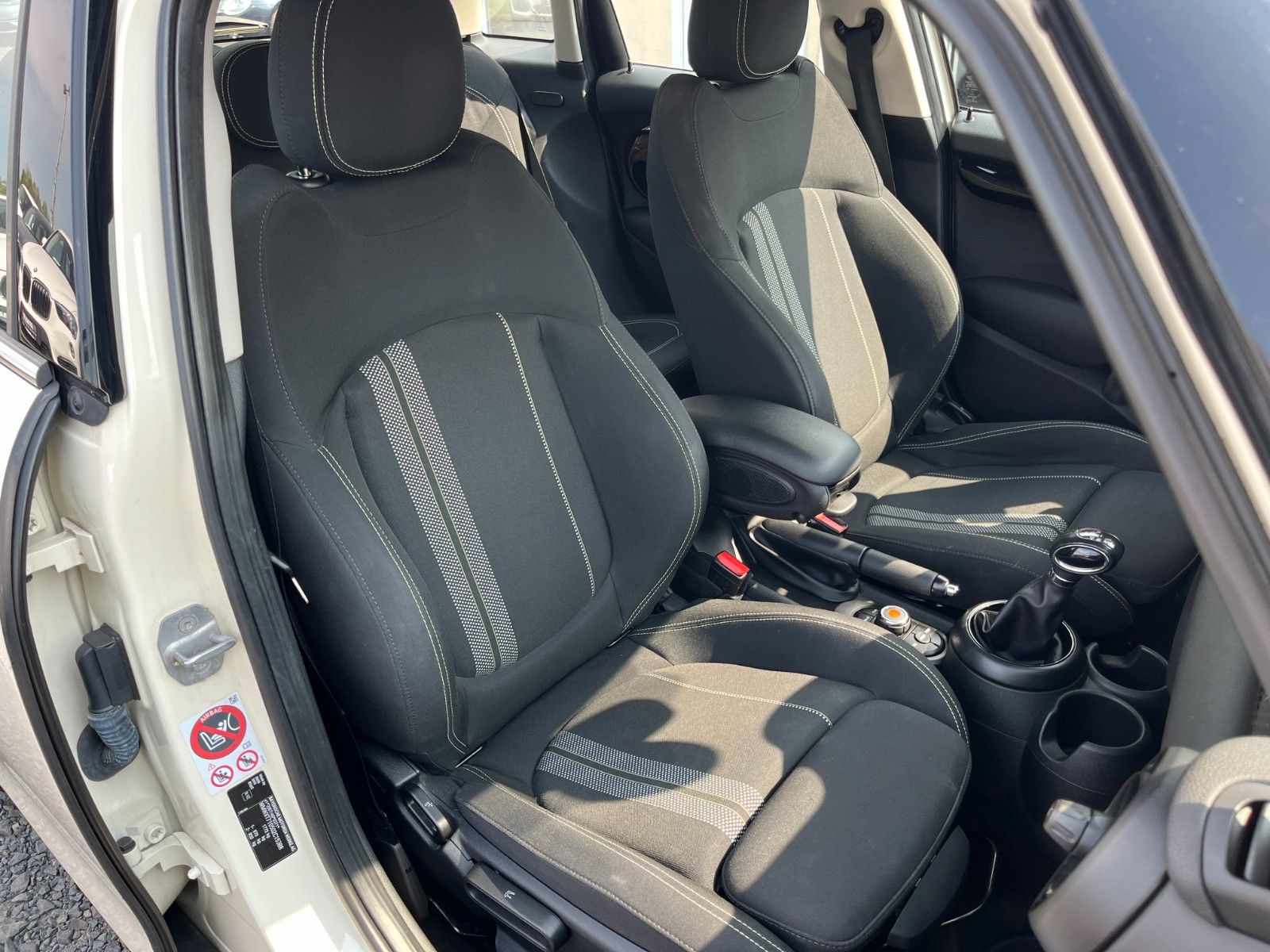 Fahrzeugabbildung MINI Cooper SD Aut. JCW Lenkrad PDC Kamera SPORTSITZE