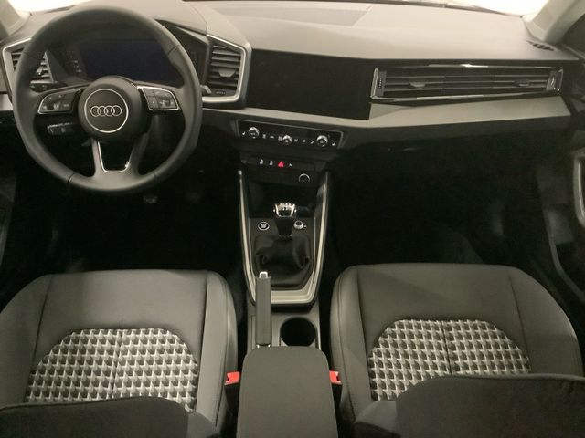 A1 Sportback S line 25 TFSI 70(95) kW(PS) Schalt